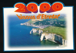 CPM 10.5 X 15 L'année 2000 à ETRETAT Seine Maritime Vue Aérienne Des Falaises Et De La Ville. Au Centre: La Manne Porte* - Etretat