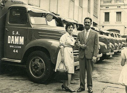 X126636 FOTOGRAFIA CATALUNYA BARCELONA CERVEZA DAMM S. A. CAMION CAMIONES MARCA MODELO MARQUE MODELE EBRO B45 - Transporter & LKW