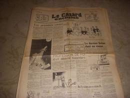 CANARD ENCHAINE 1982 15.10.1958 Marcel CARNE Les TTRICHEURS Herve BAZIN AZNAVOUR - Politics