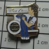 2217 Pin's Pins / Beau Et Rare : MARQUES / BLUE JEAN'S PETER CROSS BRAND - Marche