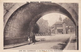 (261) CPA  Lamballe  Le Pont Et La Rue Saint Lazare - Lamballe