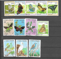 12 TIMBRES PAPILLONS / OISEAUX - Butterflies