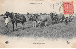 Agriculture - N°80622 - Scène Du Centre - Les Moissonneurs - Boeufs, Et Chevaux - Cultivation
