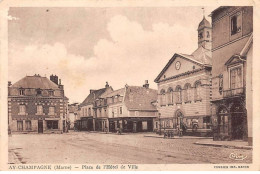 51 - AY-CHAMPAGNE - SAN27962 - Place De L'Hôtel De Ville - En L'état - Ay En Champagne