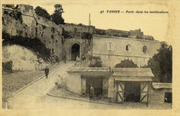 TANGER Porte Dans Les Fortifications   Animée  RV - Tanger
