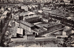 75019 - PARIS - SAN31046 - La Caserne Et Le Stade Nautique Des Tourelles - CPSM 14X9 Cm - Arrondissement: 19