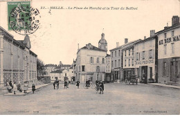 79 - MELLE - SAN32585 - La Place Du Marché Et La Tour Du Beffroi - Melle