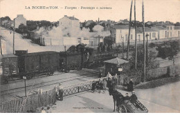 85 - LA ROCHE SUR YON - SAN32635 - Forges - Passage à Niveau.train - La Roche Sur Yon