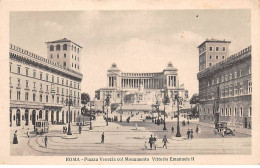 ITALIE - SAN40731 - ROMA - Piazza Venezia Col Monumento Vittorio Emanuelle II - Orte & Plätze