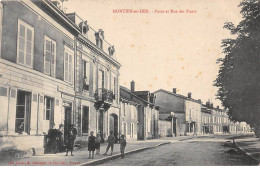 52 - MONTIER EN DER - SAN41417 - Poste Et Rue Des Ponts - Montier-en-Der