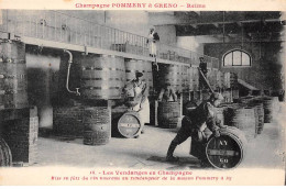51 - AY - SAN33229 - Champagne Pommery & Greno - Mise En Fût Du Vin Nouveau - Vigne - Agriculture - Métier - Ay En Champagne