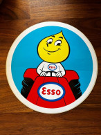 ESSO Goute D'huile * Grand Autocollant Ancien Publicitaire Illustré * Thème Oil Esso Automobile * 16x16cm - Reclame