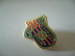 PIN'S PINS PIN PIN’s ピンバッジ  1992 CLUB AVIRON - Rudersport
