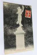 St Germain En Laye - La Statue De L'amour Et De La Folie, Par Darbefeuille - St. Germain En Laye (Château)
