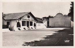 (262) CPSM  Guethary  La Mairie Et Le Fronton - Guethary