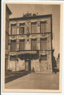 L'Hôtel De Ville Animé    1940-50    N° 404 - Tarascon