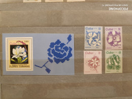 1983	Cuba	Flowers (F89) - Unused Stamps