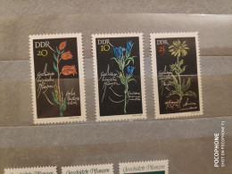 1966	Germany	Flowers (F89) - Unused Stamps