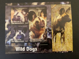 St.Vincent 2015 Wild Dogs MNH - St.Vincent E Grenadine