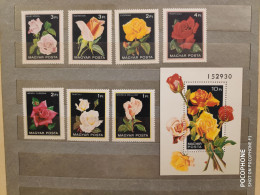 1982	Hungary	Flowers (F89) - Unused Stamps