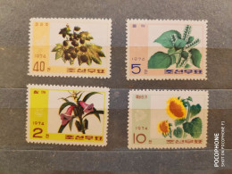 1974	Korea	Flowers (F89) - Corea Del Norte