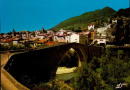 NYONS      ( DROME )    AU CREPUSCULE . LE PONT ROMAN - Nyons