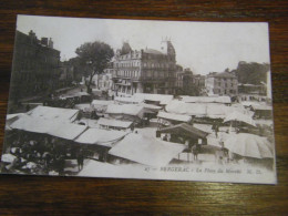 CPA - Bergerac (24) - La Place Du Marché - 1910 - SUP (HU 18) - Bergerac