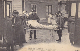 Paris - Crue De La Seine - 29 Janvier 1910 - Transport Des Malades De L'Hôpital Boucicaut - Inondations De 1910