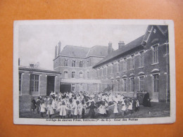 CPA - BETHUNES - COLLEGE DE JEUNES FILLES - COUR DES PETITES - Bethune