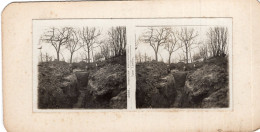 Photo Stéreoscopique , Tranchée Contournant Une Tombe - 1914-18