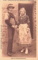 FOLKLORE - Costumes - Costumes Bretons Modernes De Mariages - Baie De Douarnenez - Couples - Carte Postale Ancienne - Costumes