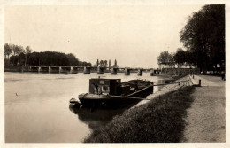 Auxonne - Le Port Avec Péniche - Auxonne