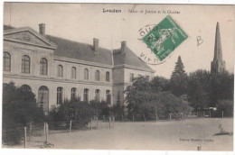 LOUDUN   Palais De Justice Et Le Clocher - Loudun
