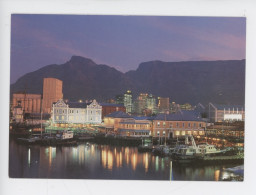 Afrique Du Sud, Cape Town The Victoria And Alfred Waterfront (front De Mer) Harbour Lights, Framed By Table Mountain - Sud Africa