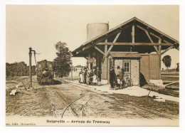 OUTARVILLE (45) TRAIN ARRIVANT EN GARE - LOCO VAPEUR DECAUVILLE - (REPRODUCTION D'UNE CARTE POSTALE ANCIENNE) - Eisenbahnen