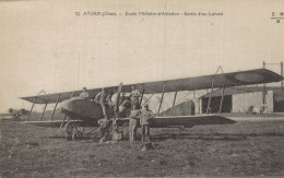 AVORD ECOLE MILITAIRE D AVIATION LSORTIE D UN LETORD CPA BON ETAT - Aérodromes