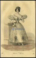 Wiener-Moden - Kleid Von Gesticktem Crepp Mit Schmalen Blondchen Und Atlasbändern Verziert Von J.G. Beer, Dazu Korallenb - Lithographies