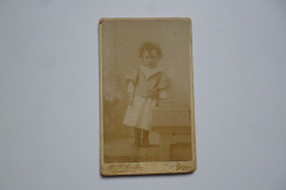 Photographie CDV -  Enfant    -  Photographie BOELLE  -  472, Bd Victor Hugo   -  BREST  -  Finistère - Autres & Non Classés