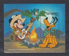 Disney Gambia 1995 Mickey And Pluto Singing Around The Campfire MNH - Disney