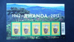 F 4240** – Neuf – 2012 -  50 Ans D'indépendance Du Rwanda Et Du Burundi 1962-2012 – Feuillet Avec 5 Timbres 1W - 2011-2020