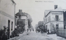 TRUN - Route D'Argentan - En 1920  Beau Plan Peu Fréquent Et Animé - Trun