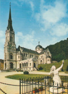 DOMREMY LA PUCELLE. - Basilique Sainte Jeanne D'Arc Et Statue. CPM - Personnages Historiques