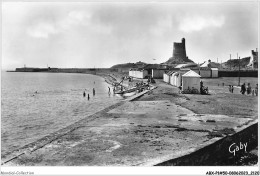 ABXP1-50-0049 - SAINT-VAAST-LA-HOUGUE - La Plage Et Le Fort De La Hougue - Saint Vaast La Hougue