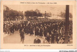 AIZP3-0244 - POLITIQUE - ARRIVEE A L'ARC DE TRIOMPHE - Ereignisse