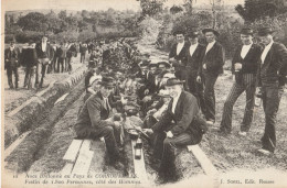 Noce Bretonne Au Pays De CORNOUAILLES  -  Festin De 1800 Personnes Côté Des Hommes - Hochzeiten