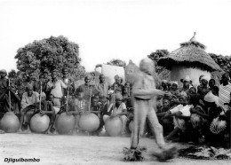 MALI  DJIGUIBOMBO Le Marcheur Village DOGON Fêtes Du 22 Septembre 1961   Ed Larmes De Fruits Sauvages Boite Bois 1 - Mali