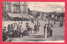 AB715 66 PYRENEES ORIENTALES BANYULS LE PETIT MARCHE SUR LA PLACE - - Banyuls Sur Mer