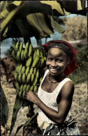 CPA Junge Afrikanische Frau Bei Der Ernte Von Bananen - Costumes