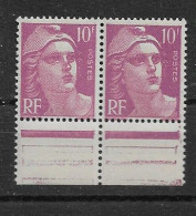 Gandon 10fr Lilas YT 811f : Paire Avec Tache Sur Le Nez Tenant à Normal. Pas Courant, Voir Scan. Cote YT >  10 €. - Unused Stamps