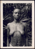 +++ Petite Photo - Afrique - Congo - MOMBOLE D' OPALA - Jeune Femme Seins Nus - Scarification  // - Belgian Congo